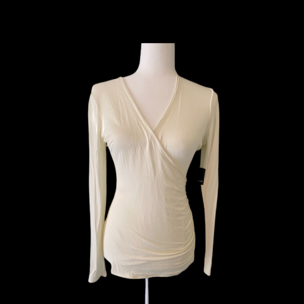 TAHARI crossover long sleeve shirt. Size medium